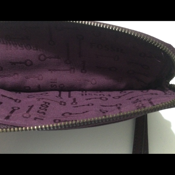 Fossil Clutch Wristlet - Picture 4 of 5